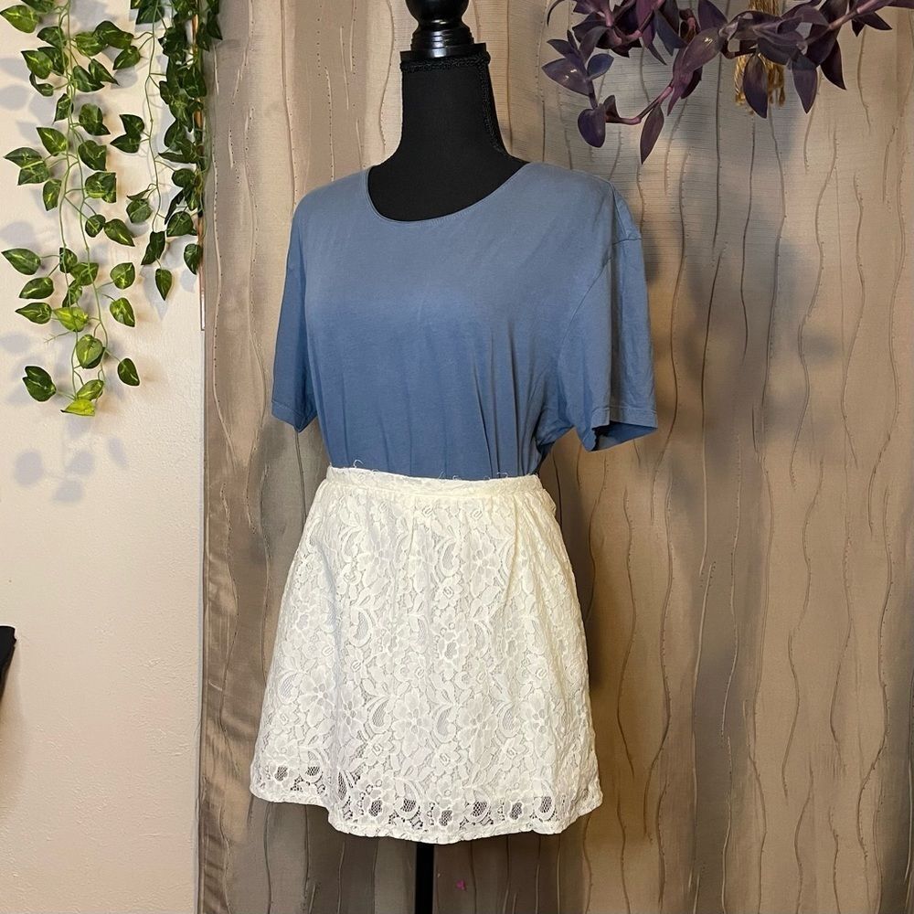 BCBGeneration White Lace Mini Skirt - Picture 2 of 13